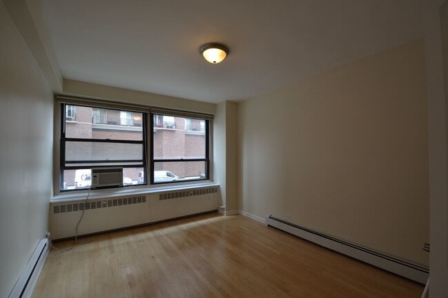 Building Photo - 4180 N Marine Dr