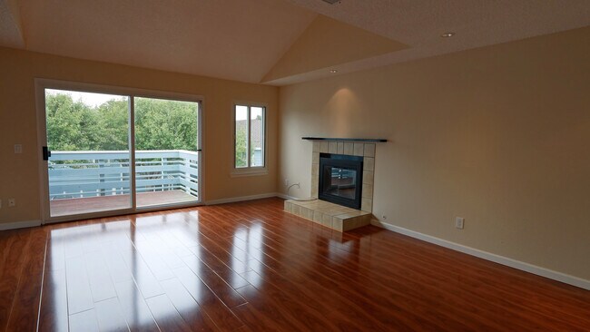 Building Photo - 318 Barbara Ln