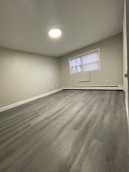 Building Photo - 328 Park Ave