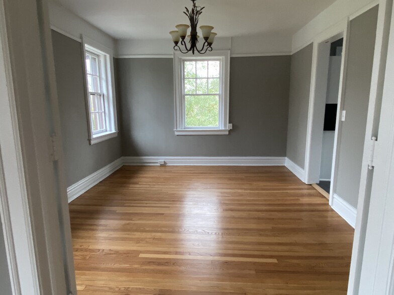 Dinning Room - The Castle in Cloverdale