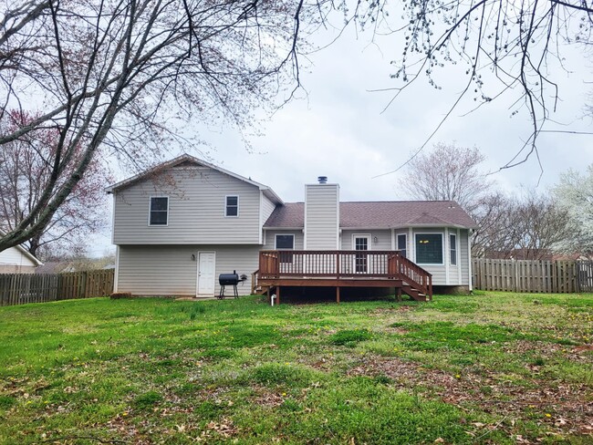 Building Photo - 115 Sabel Cir