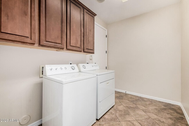 Building Photo - 2288 E Wisteria Dr