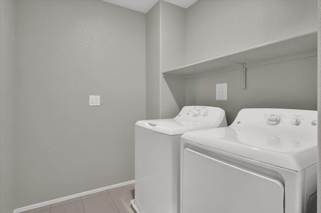 Building Photo - 711 Sleeping City Ave
