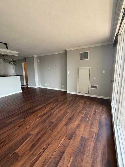 Living room - 620 Peachtree St NE
