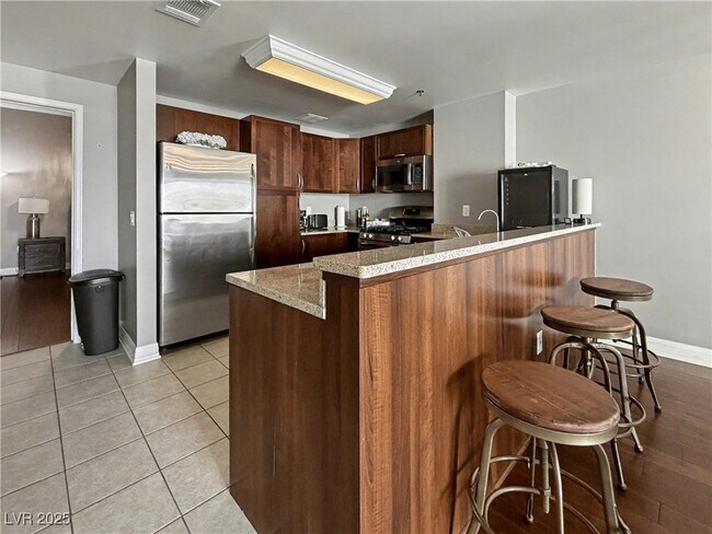 Building Photo - 150 S Las Vegas Blvd