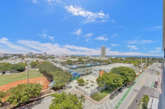 Building Photo - 580 72nd St