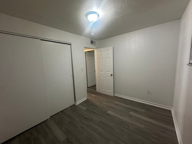 Building Photo - 5527 Bryson Dr