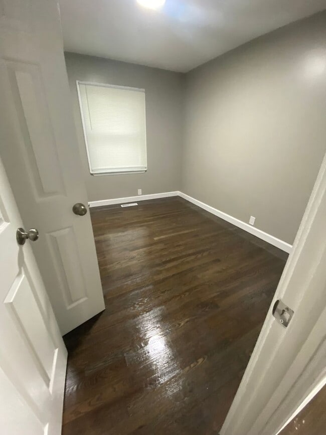 Building Photo - To apply please visit our website www.dadpropertiesnwi.com