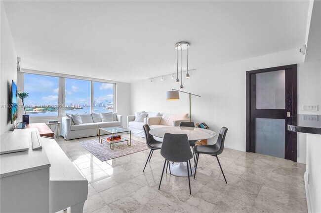 Building Photo - 400 South Pointe Dr