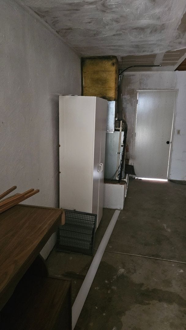 Building Photo - Three Bedroom Two Bath home, Available now...