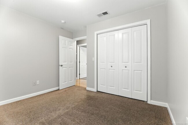 Building Photo - 221 Griffin Rd