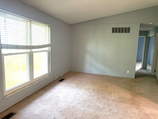 Building Photo - 2 Bed/1 Bath Condo in Ladue School District!