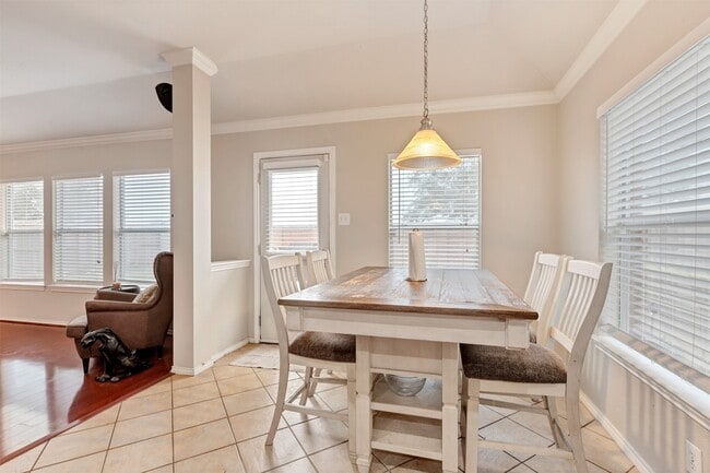 Building Photo - 2911 Ashbrook Ln