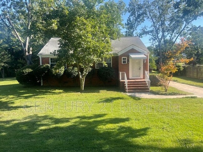 Primary Photo - 105 Nut Grove Dr