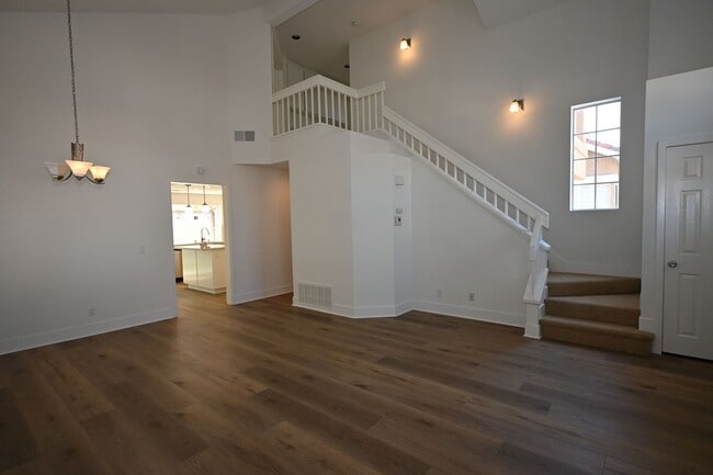 Building Photo - Immaculate 2 story 3 bedroom 2.5 bath house in Laguna Niguel