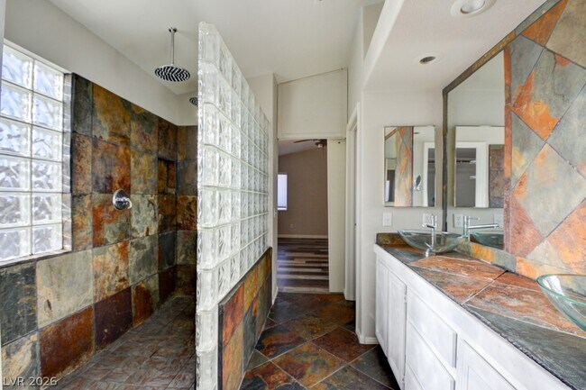 Building Photo - 3733 Horseshoe Mesa St