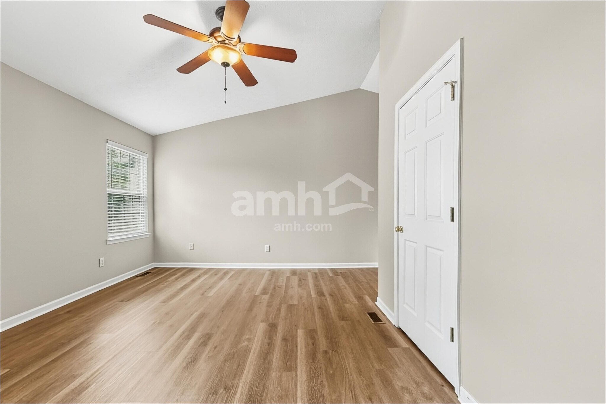 Building Photo - 111 Leather Leaf Ln