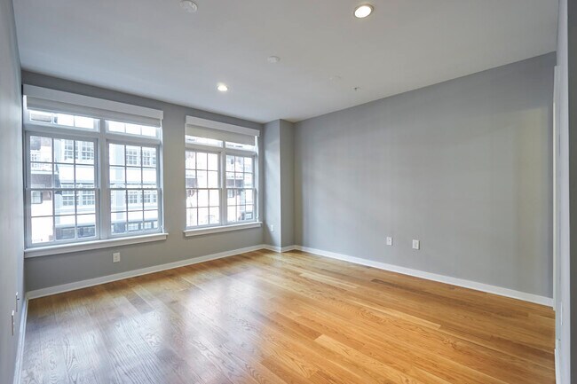 Building Photo - 1610 N Queen St