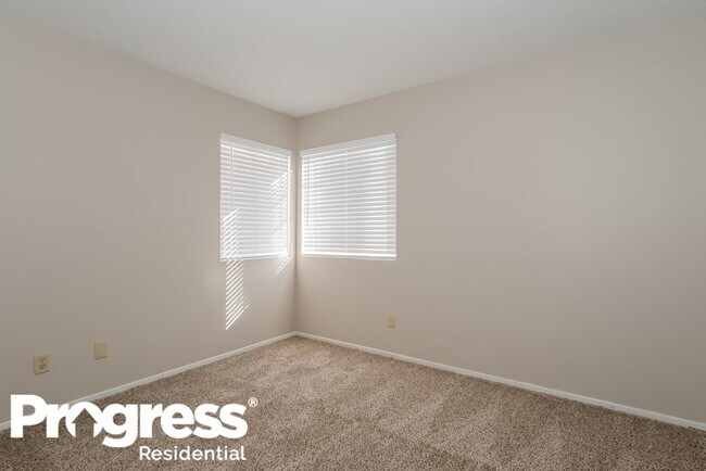 Building Photo - 8024 Festivity Cir