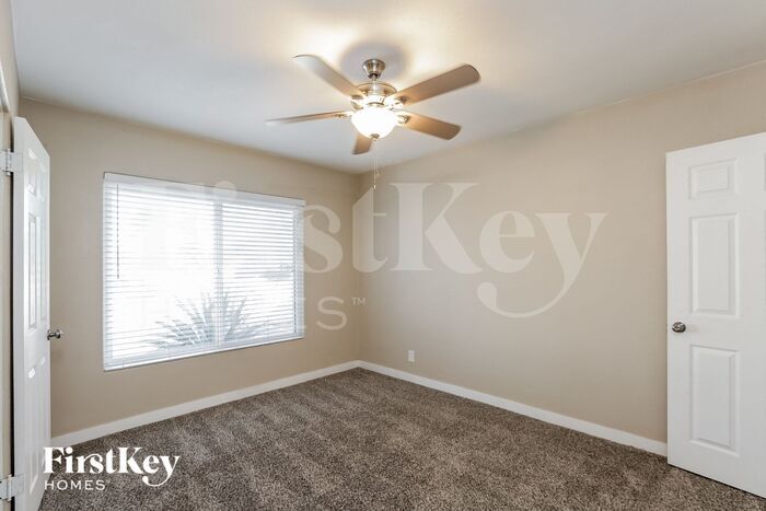 Building Photo - 5015 N 20th Ave