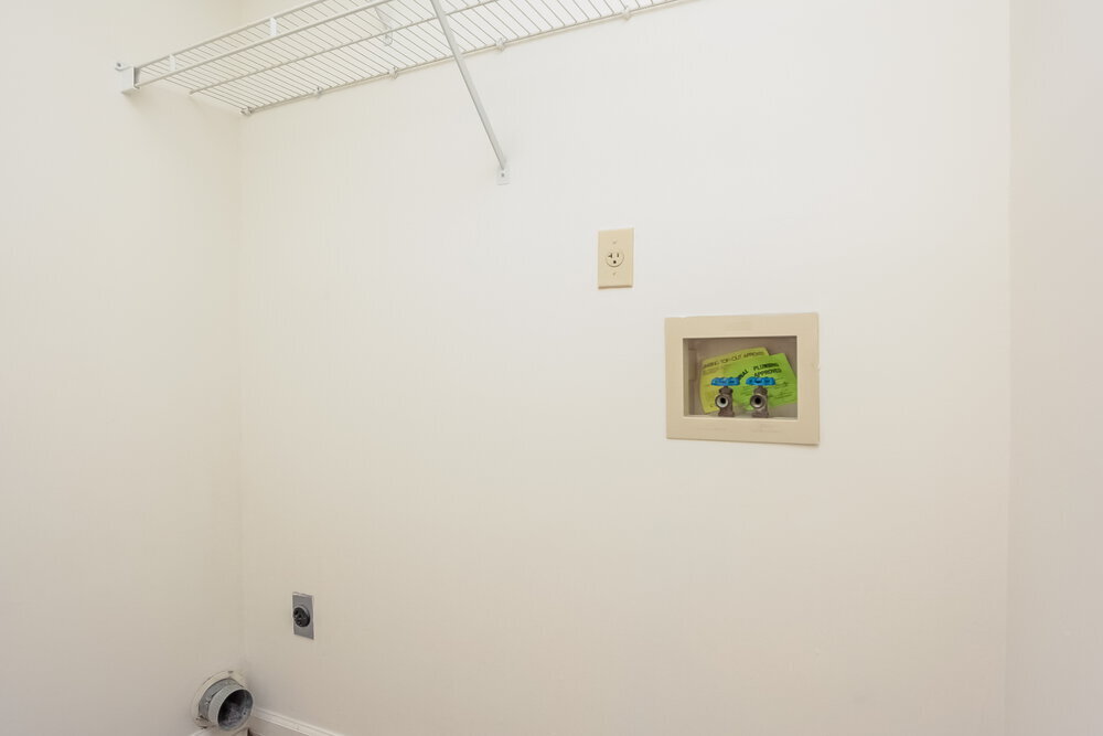 Building Photo - 8035 Park Pike