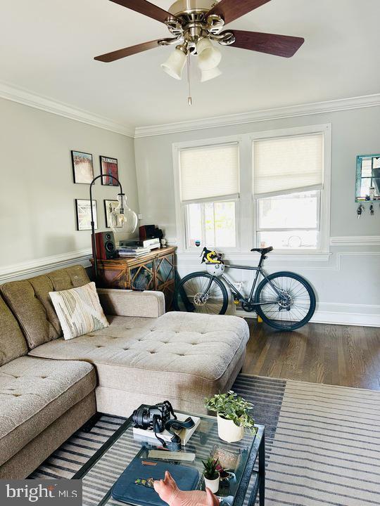 Building Photo - 1911 D St NE