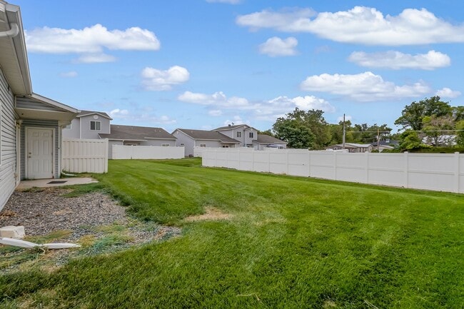 Building Photo - Charming 3-Bedroom Home in a Prime Location