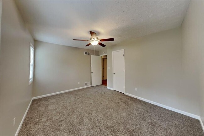 Building Photo - 1630 Rex Dr