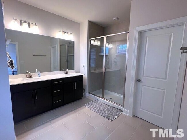 Building Photo - 822 Amley Pl