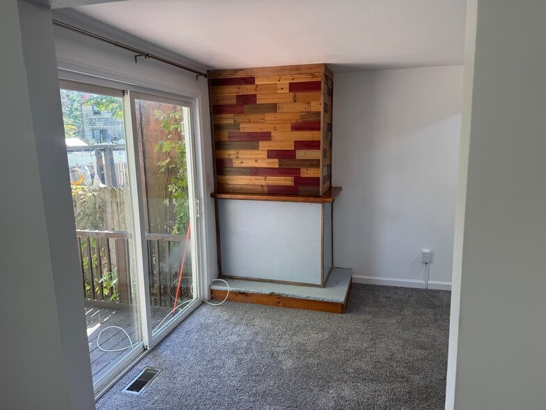 Building Photo - 8091 Weblank Way