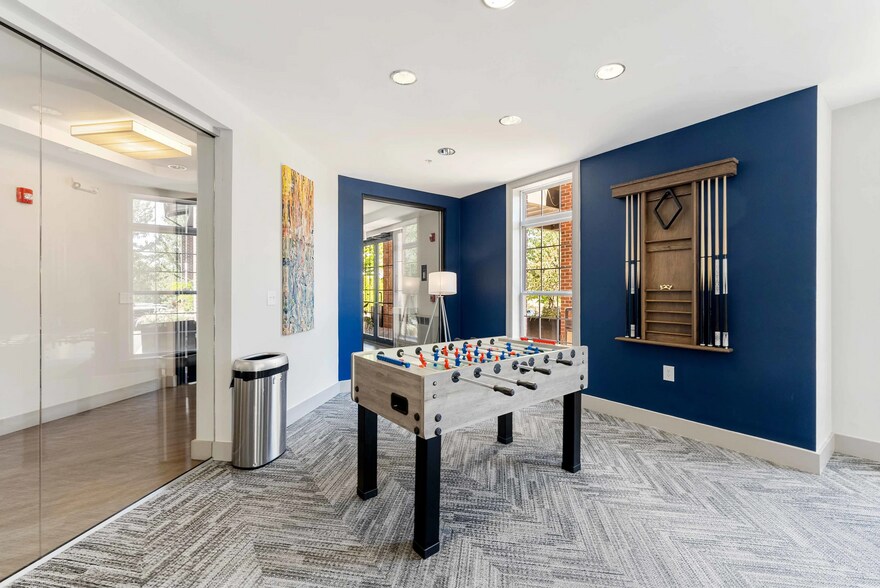 Building Photo - 100 River Park Dr