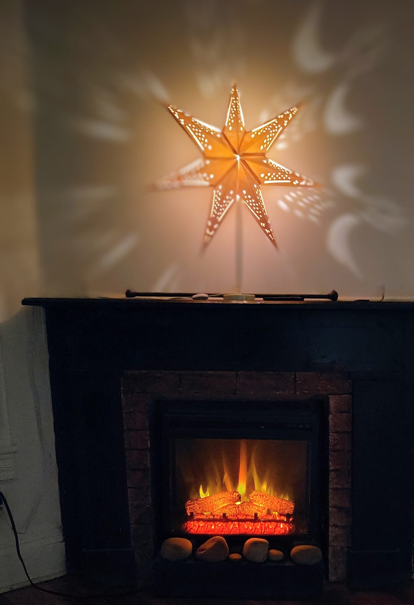 NON WORKING FIREPLACE WITH INSERT HEATER UNIT - 4 Edmarth Pl