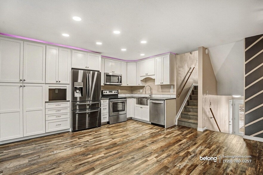 Building Photo - 2355 Villa Rosa Dr