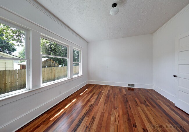 Building Photo - 6015-6017 SE 99th Ave