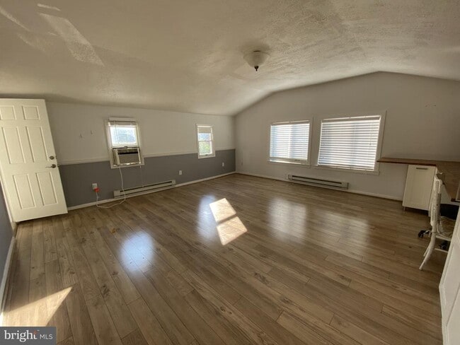 Building Photo - 1712 12th St S