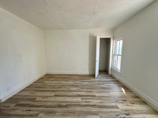 Building Photo - 55 Poplar St