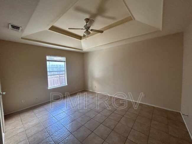 Building Photo - 1803 Douglas