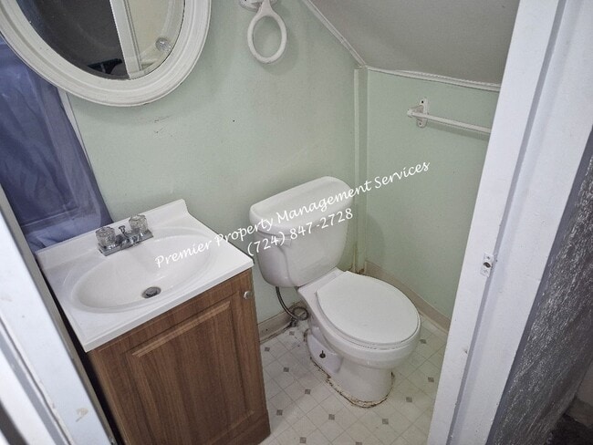 Building Photo - 1613 4th Ave