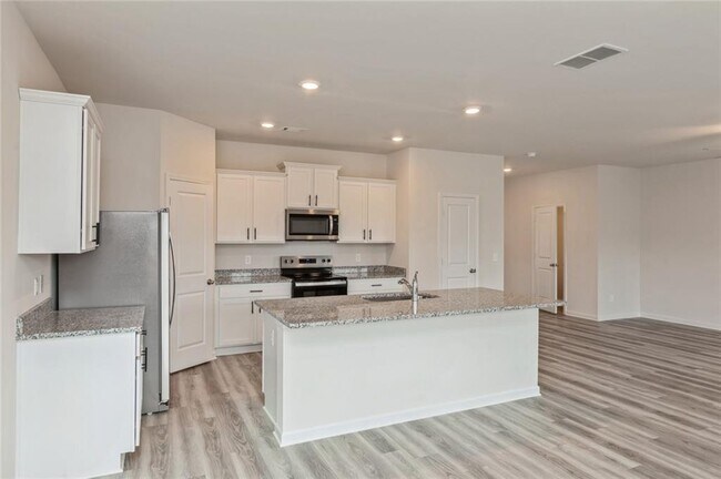 Building Photo - 624 Mackenzie Cv