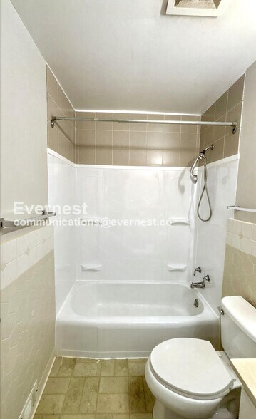 Building Photo - 2143 Wadsworth Dr