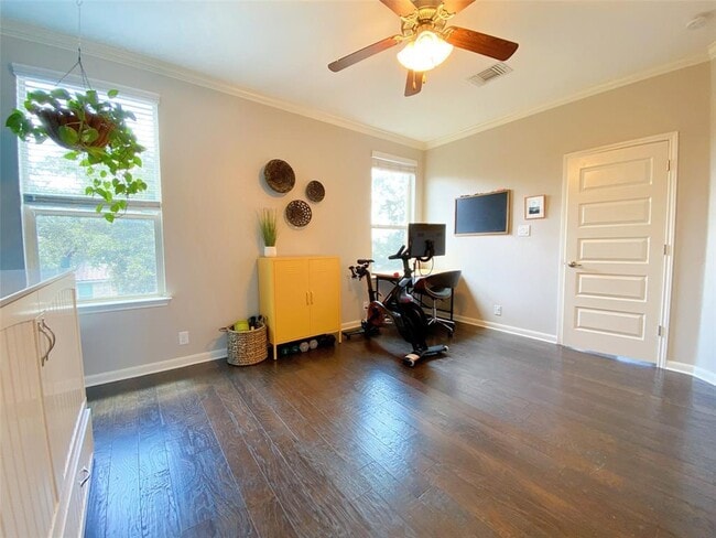 Building Photo - 507 S Meadowlark St