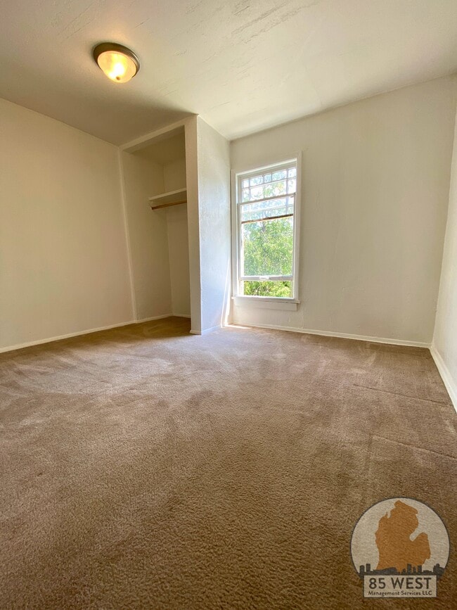 Building Photo - 1247 Quarry Ave NW