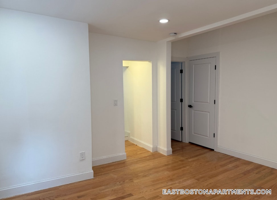 Building Photo - 20 Chelsea St