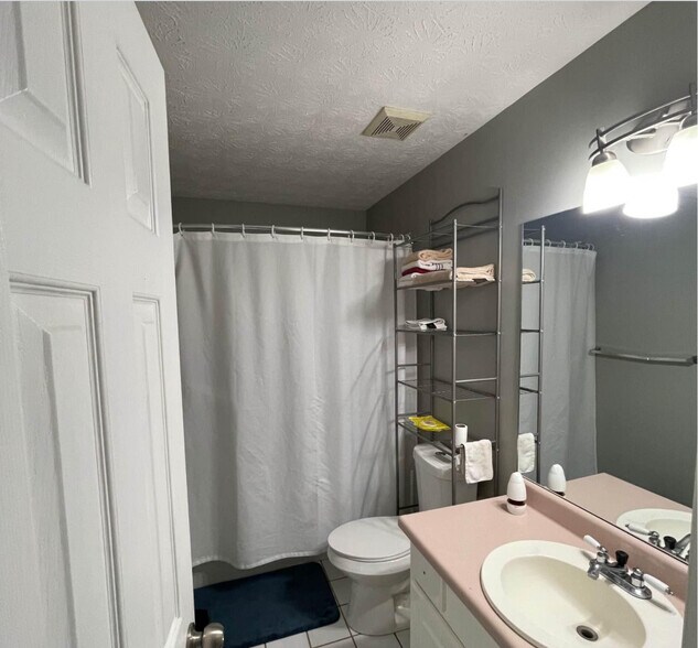 Building Photo - 145 Candlewood Dr