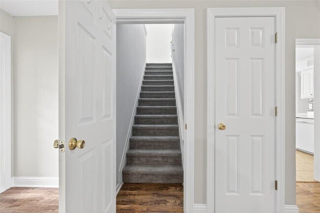 Building Photo - 5630 Saltcreek PIace NE