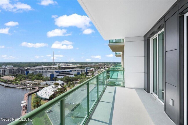 Building Photo - 1431 Riverplace Blvd
