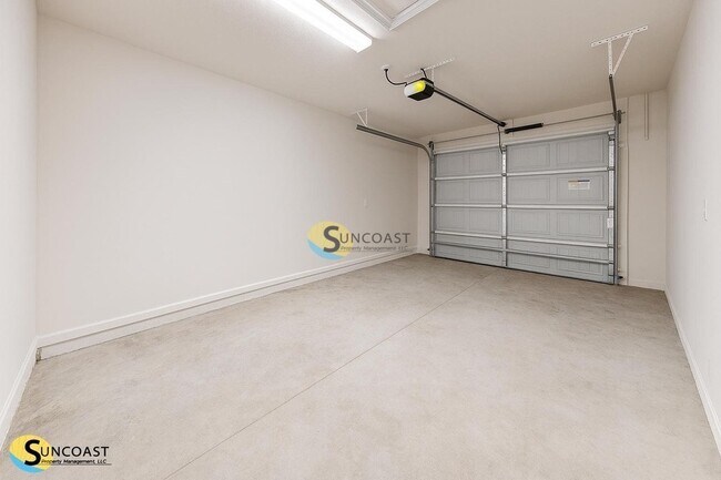 Building Photo - 1 Rosecroft Ln