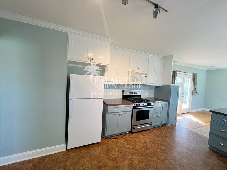 Building Photo - 1313 Cardinal Pl