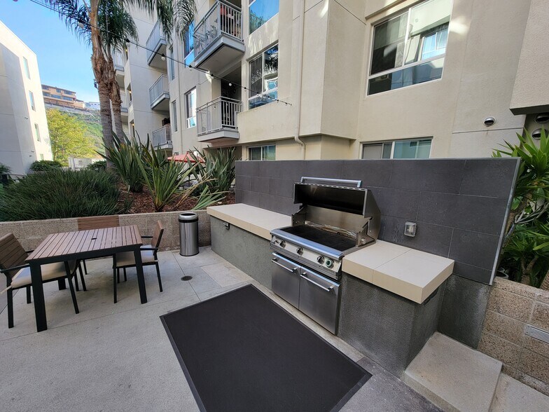Building Photo - 12655 Bluff Creek Dr