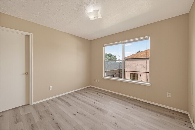 Building Photo - 8814 Sage Pl Dr